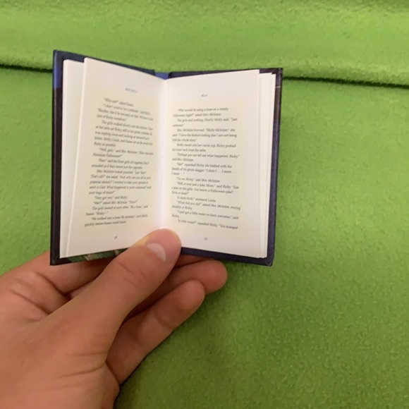 American Girl mini Molly - Picture 3 of 3